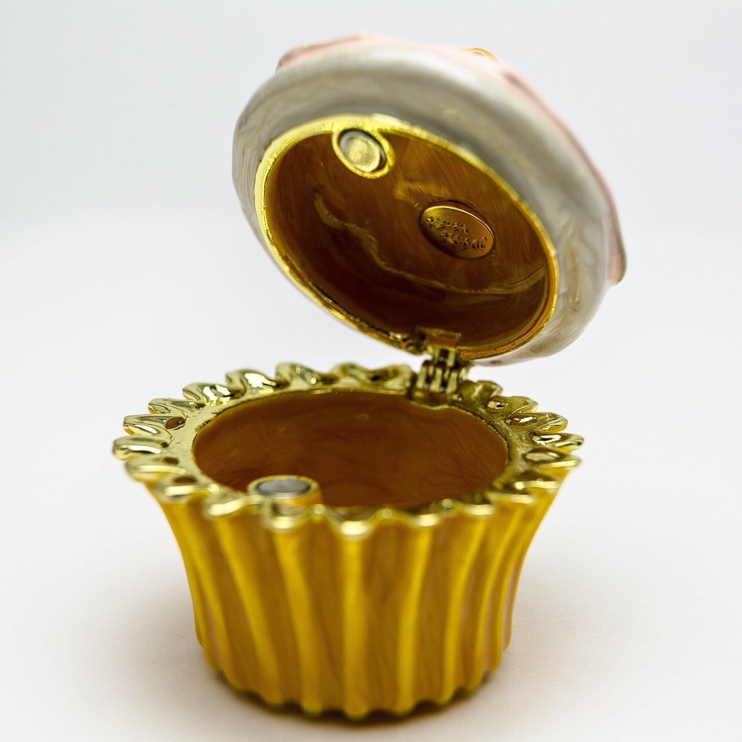 Keren Kopal Yellow Duck on Cupcake