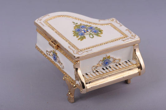 Keren Kopal White Piano