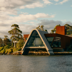 Kinfolk Travel Hardcover - ספר קינפולק טיול