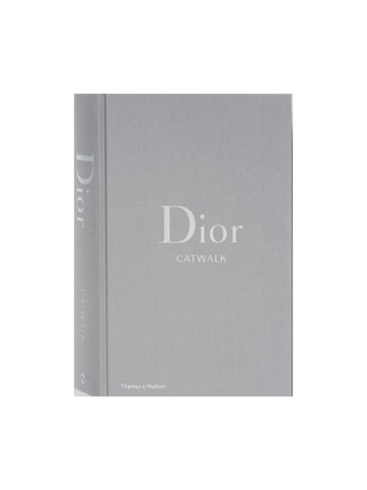 ספר אופנה Dior Catwalk - עטיפה קדמית.