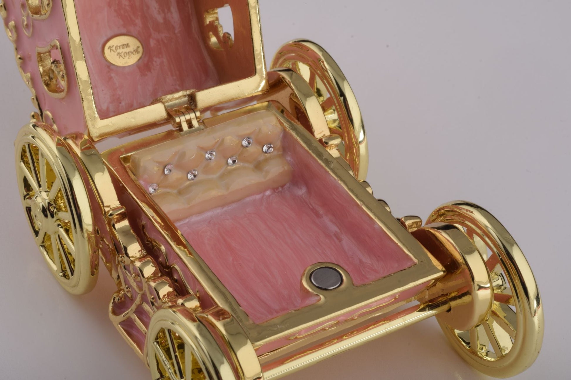 Keren Kopal Golden Pink Carriage