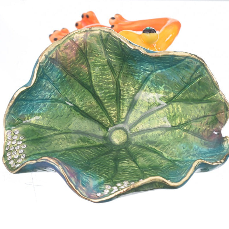 Keren Kopal Frog Lying on Leaf