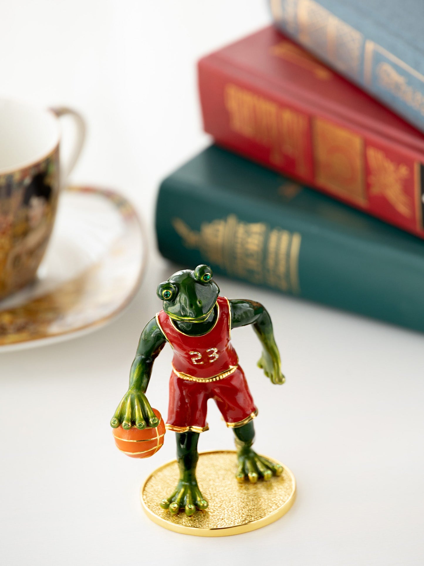 Keren Kopal Frog Playing Basketball