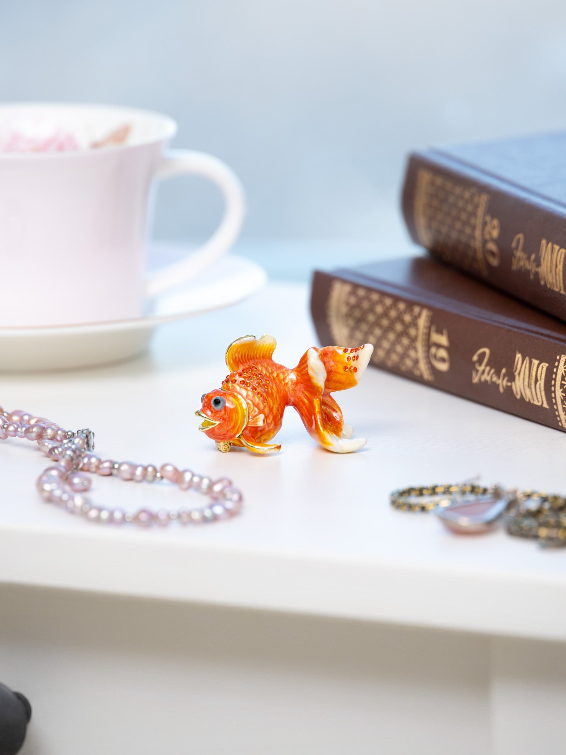 Keren Kopal Gold Fish Trinket