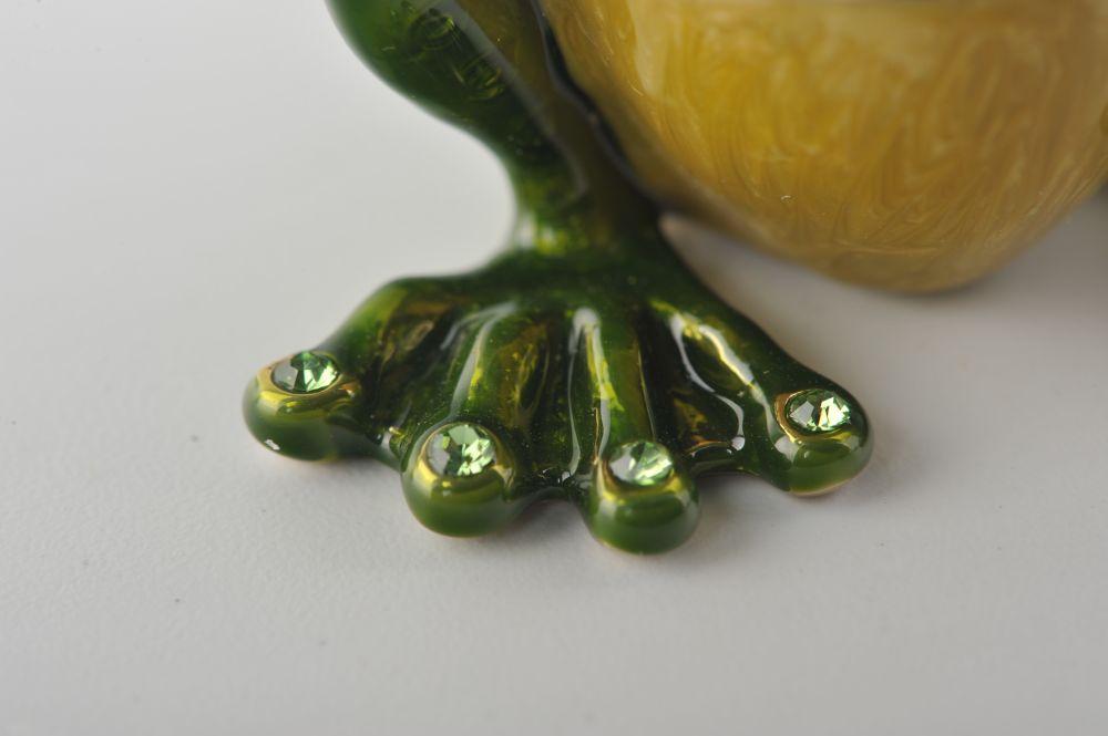 Keren Kopal Frog holding an Umbrella