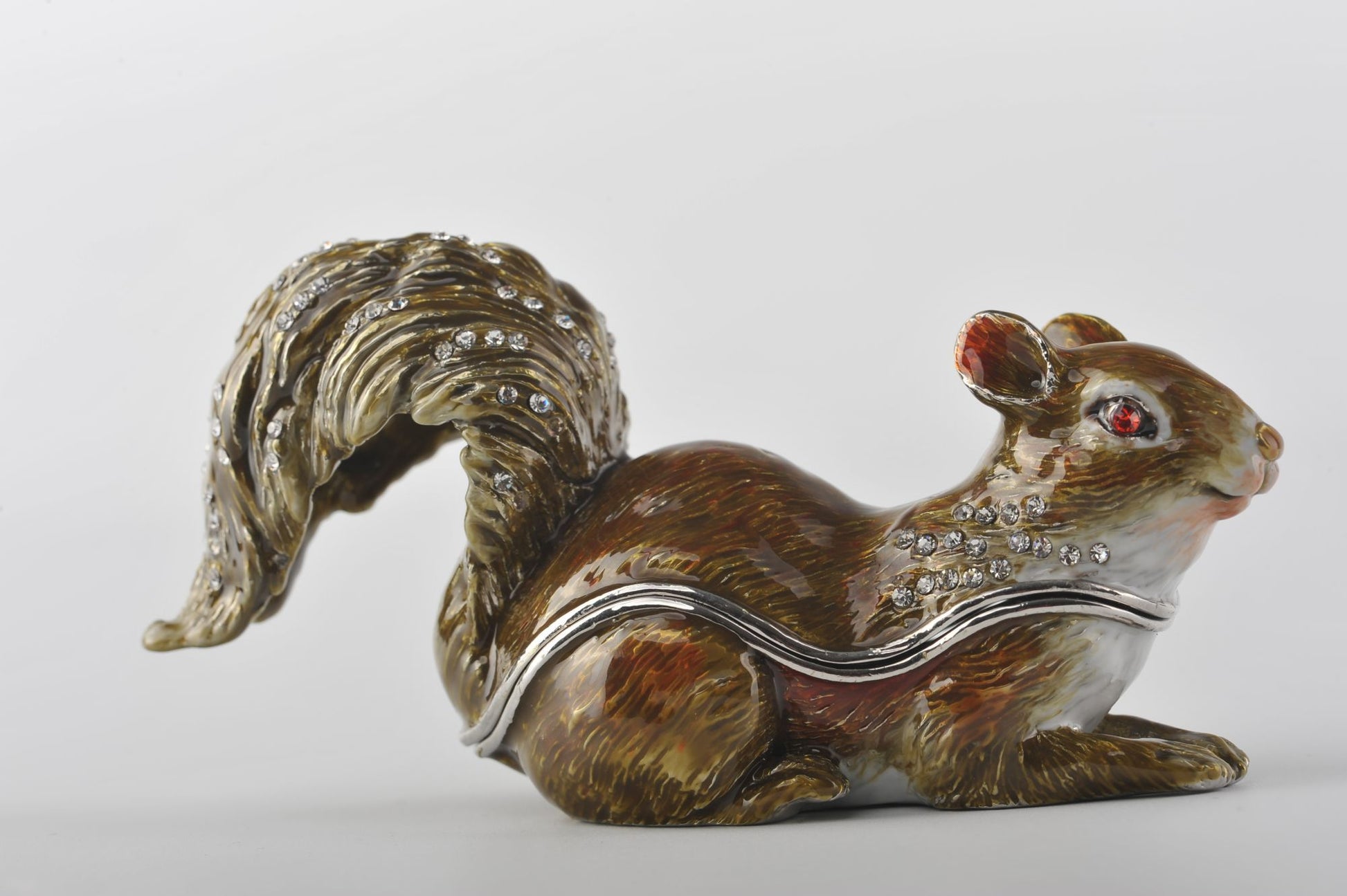 Keren Kopal Grey Squirrel with Red Eyes