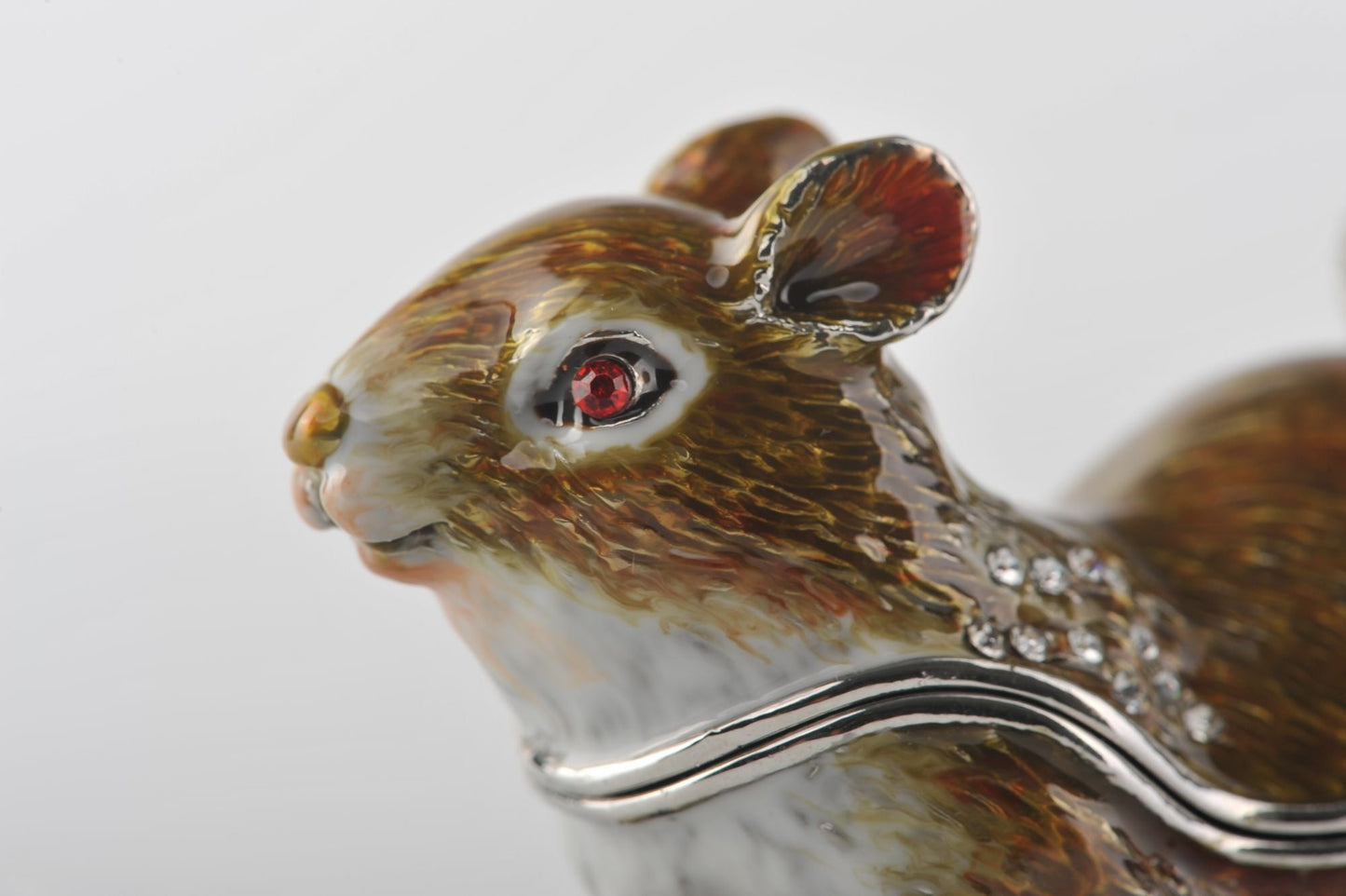 Keren Kopal Grey Squirrel with Red Eyes