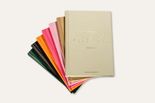 ספר אופנה איב סן לורן - The Essence of Yves Saint Laurent