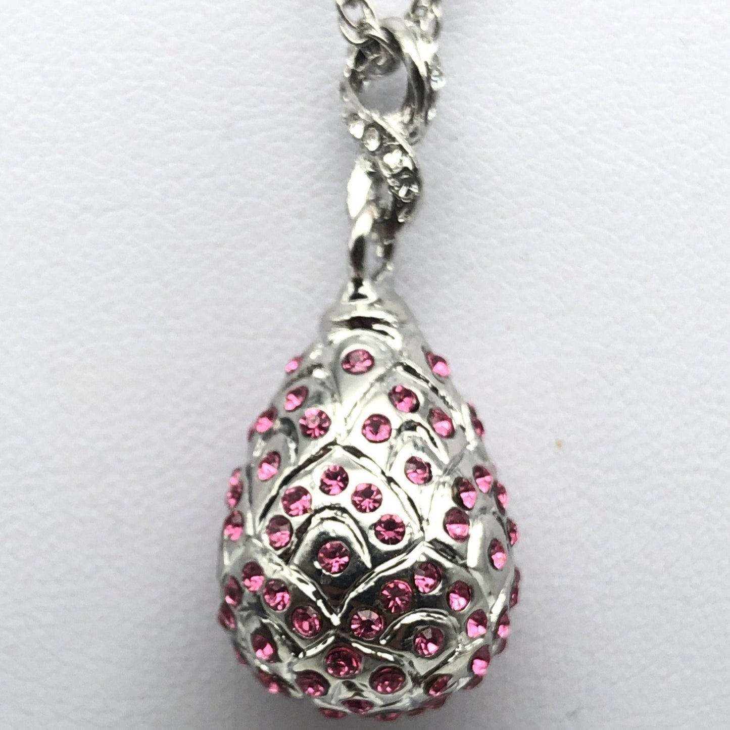 Silver Egg Pendant Necklace - Exquisite Decor