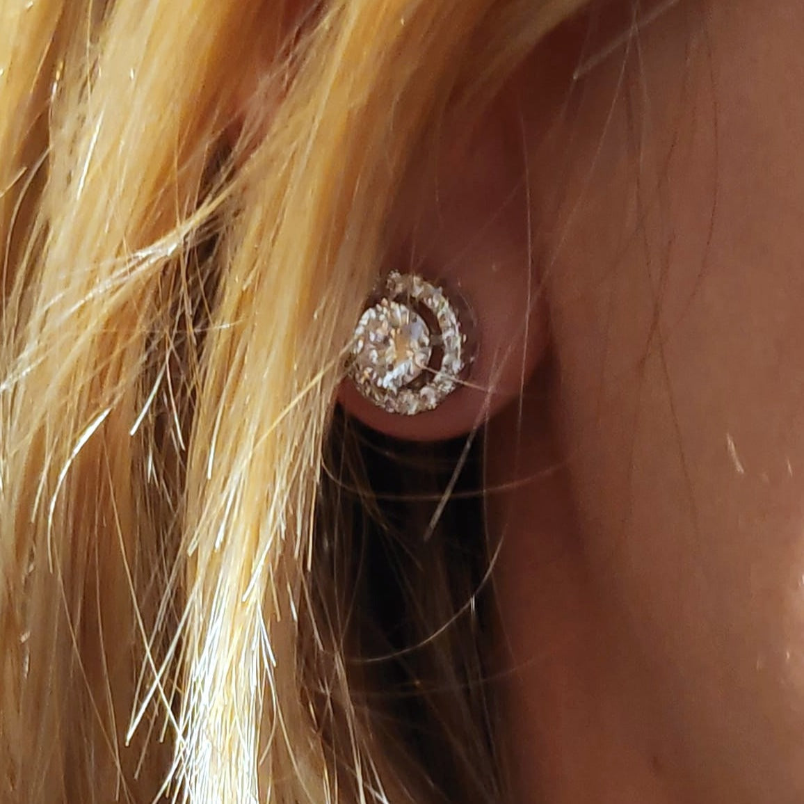 Dainty Round Gold Zarconia Stud Earrings